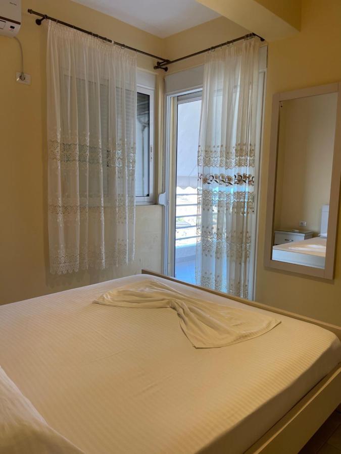 Oni'S Apartments Sarandë Eksteriør bilde