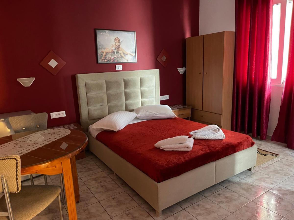 Oni'S Apartments Sarandë Eksteriør bilde